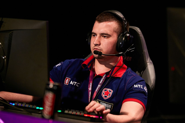 Подробнее о статье Никита Daxak Кузьмин: Путь к Пику в Dota 2