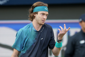 Подробнее о статье Андрей Рублёв и его место в топ-10 рейтинга ATP: Анализ ситуации после Australian Open 2025