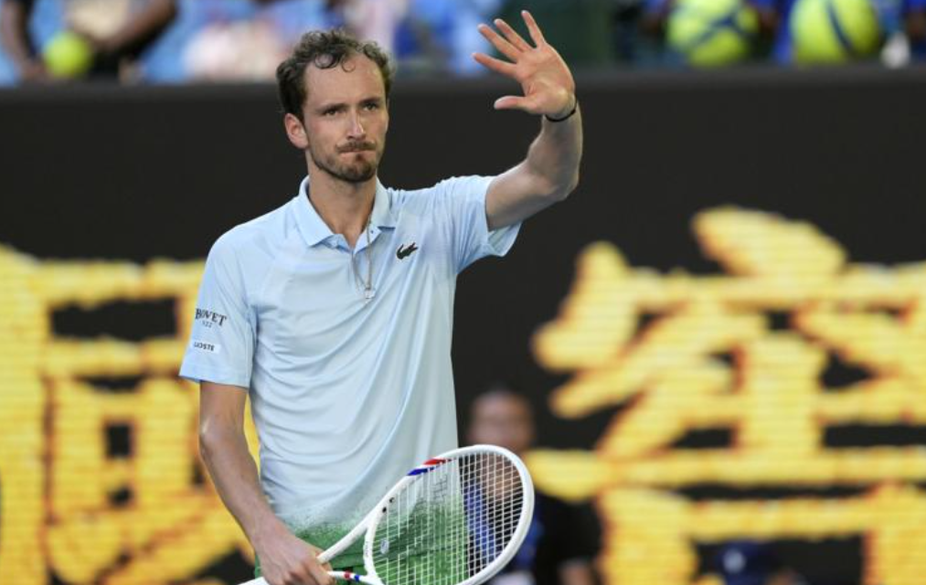 Вы сейчас просматриваете Даниил Медведев: Мотивация и Ожидания на Australian Open 2025
